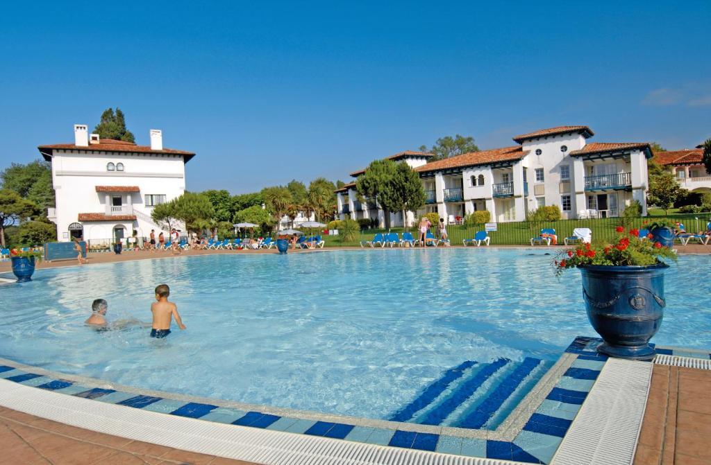 Residence Pierre & Vacances Le Domaine De Bordaberry Urrugne Exterior foto